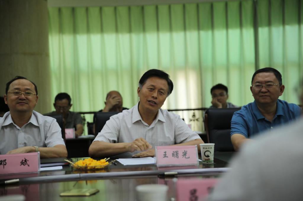 攀枝花学院党委副书记、校长王曙光致辞
